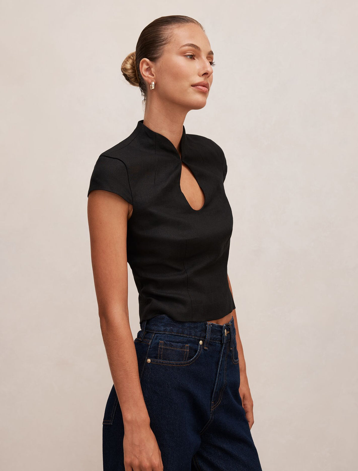 Ayla Keyhole Linen Top